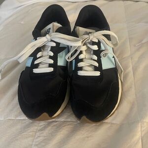 New Balance Tennis Shoes